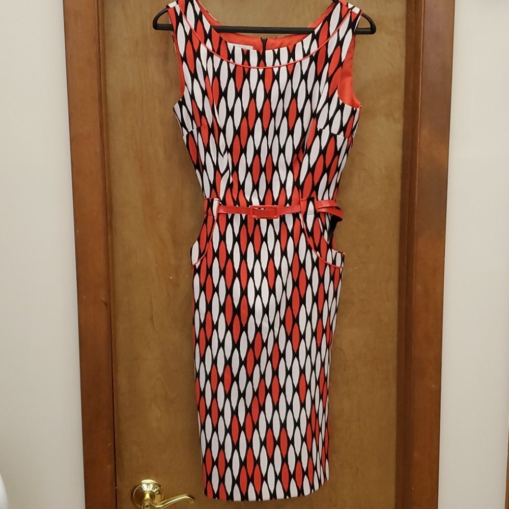 Sleeveless size 6 belted dress with pockets